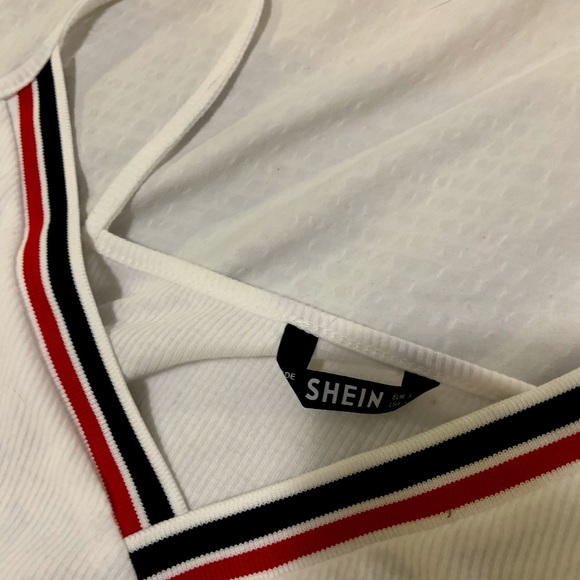 🌼3/$15🌼 Womens white, blue, and red shien crop top - Picture 3 of 3